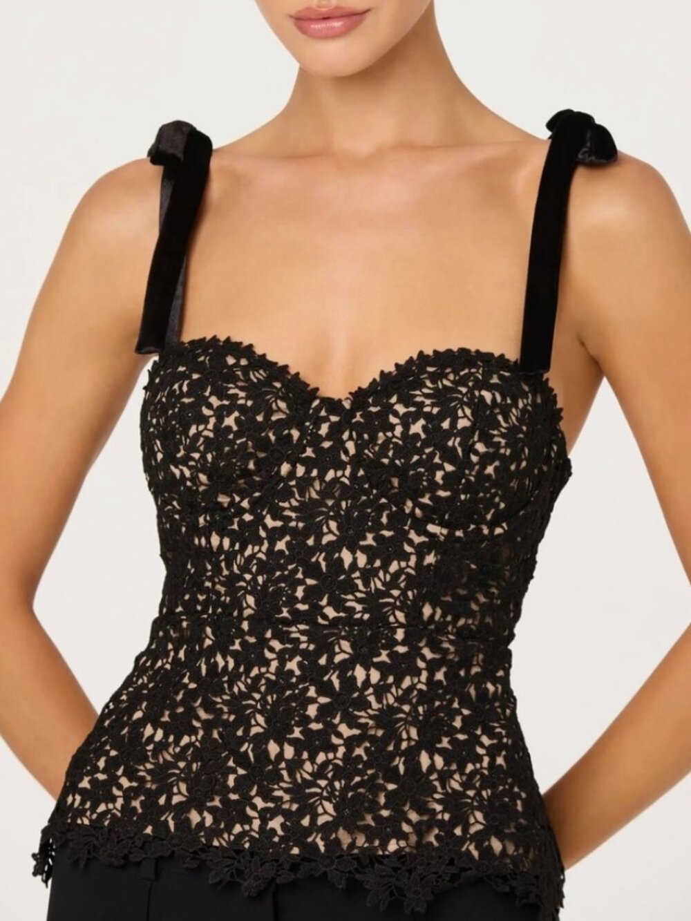 ASTR the Label Donne Floral Lace Bustier Top